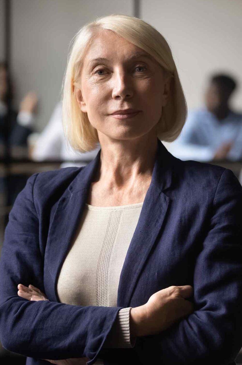 https://aifromatoz.com/wp-content/uploads/2019/02/team_04-850x1280.jpg